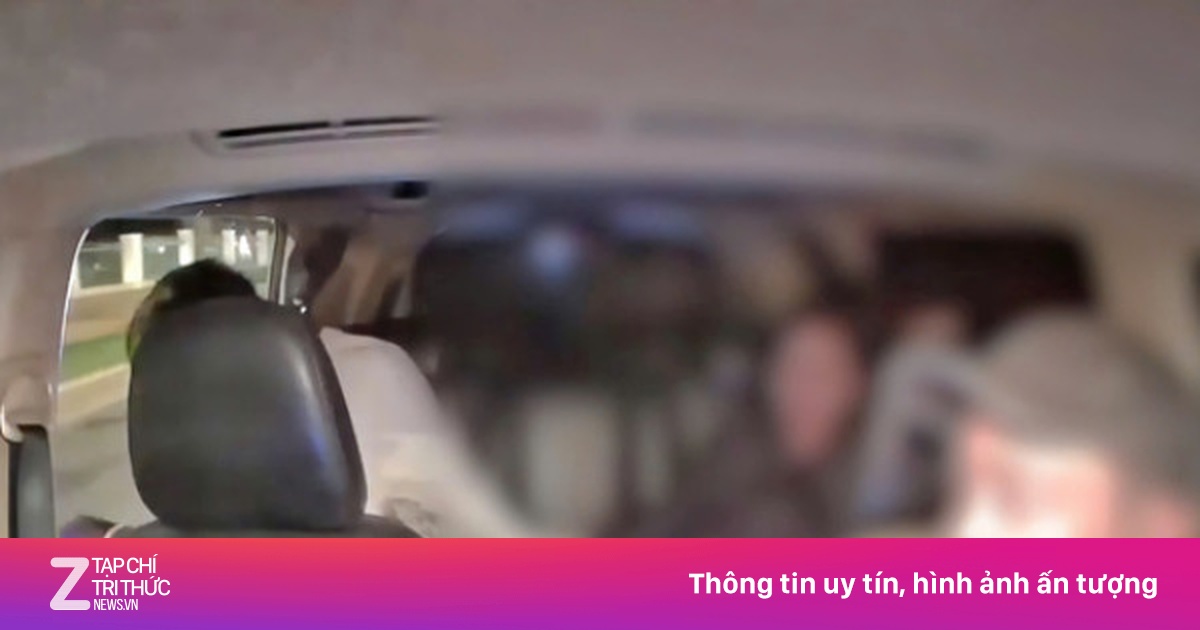 Công an xác minh clip người đàn ông nhảy khỏi ôtô