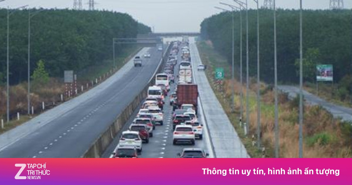 CSGT khuyến cáo người dân chọn lộ trình phù hợp sau 2 vụ tai nạn
