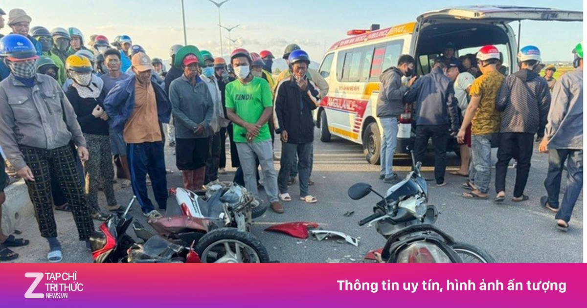 Hai xe máy va chạm trên tuyến đường đang thi công, 2 người thương vong