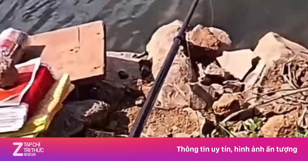 Thời điểm người câu cá phát hiện có thi thể dưới nước