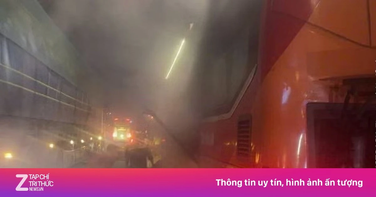 Cháy xe khách ở Đồng Nai lúc rạng sáng