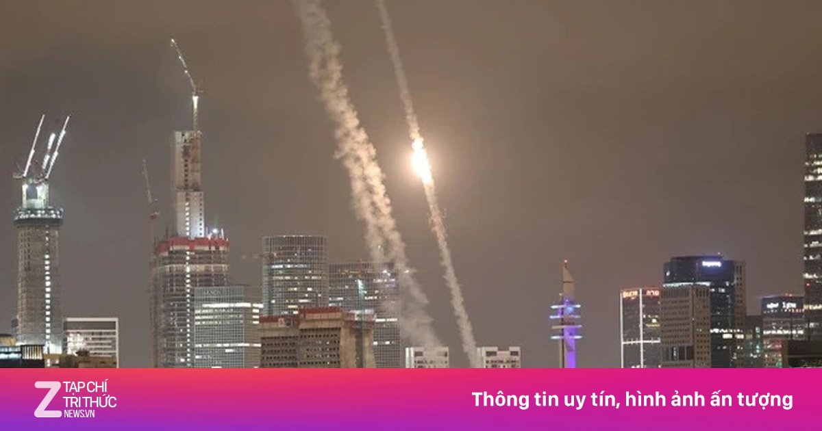 Iran phóng tên lửa đạn đạo vào Israel