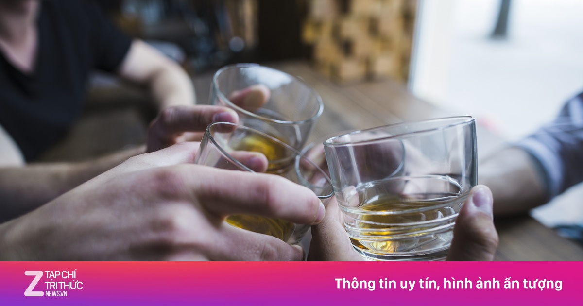 Rượu tẩm 'chất độc' biến bữa nhậu thành bi kịch