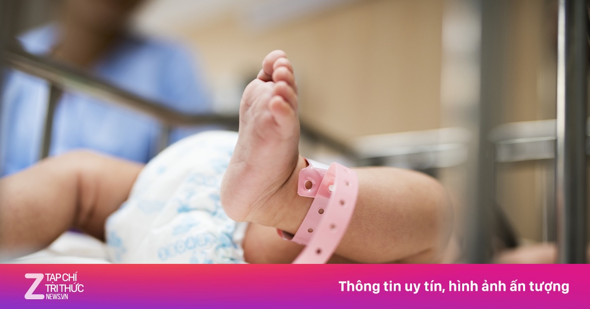 Bé sơ sinh chống chọi với vi khuẩn 'tử thần'