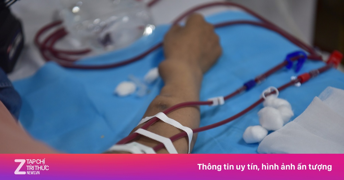 Cấp cứu vì tự 'kê đơn' nước tăng lực và thuốc giảm đau để ôn thi