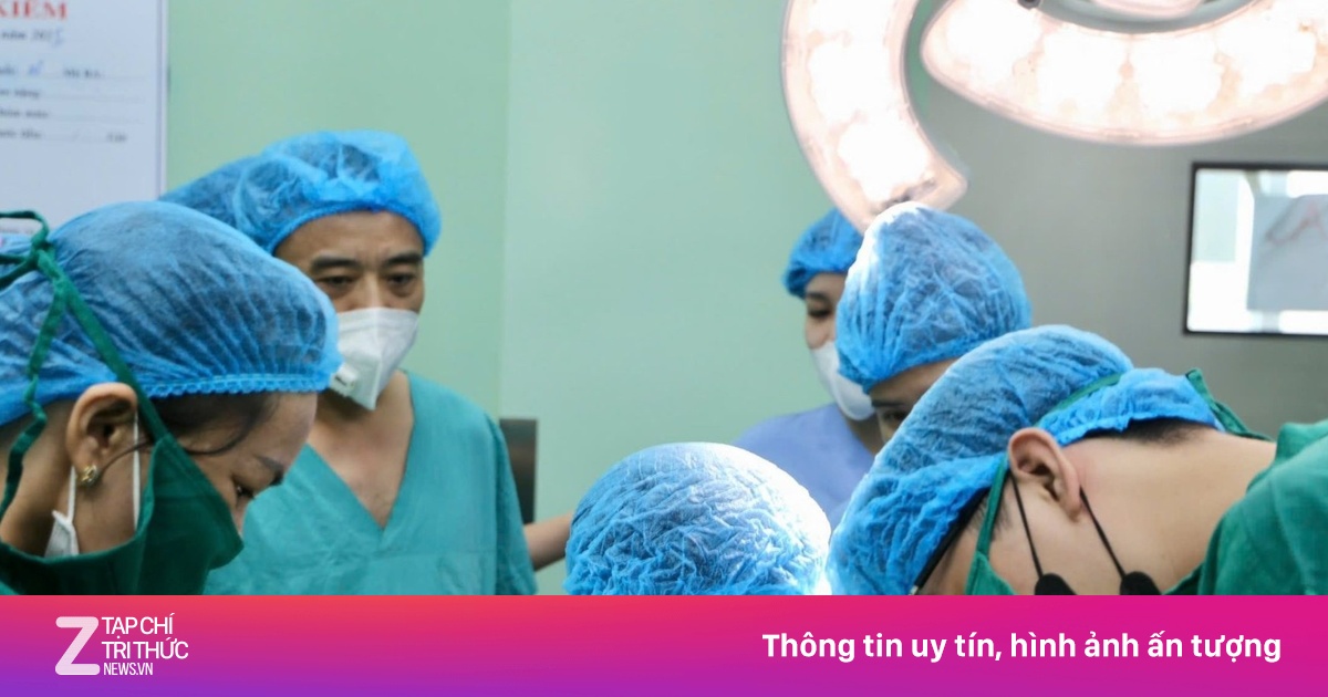 Bé gái 10 tuổi có hai tử cung, một quả thận