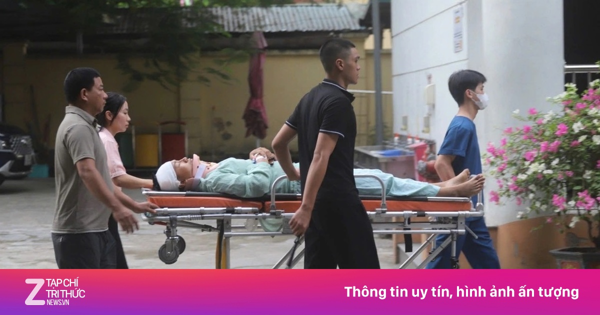 Tình hình mới nhất của nam sinh Hà Nội nằm cáng đi thi tốt nghiệp