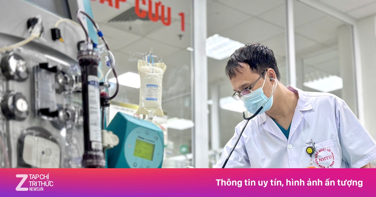 Nguy kịch, toàn thân thâm tím sau bữa ăn tiết canh