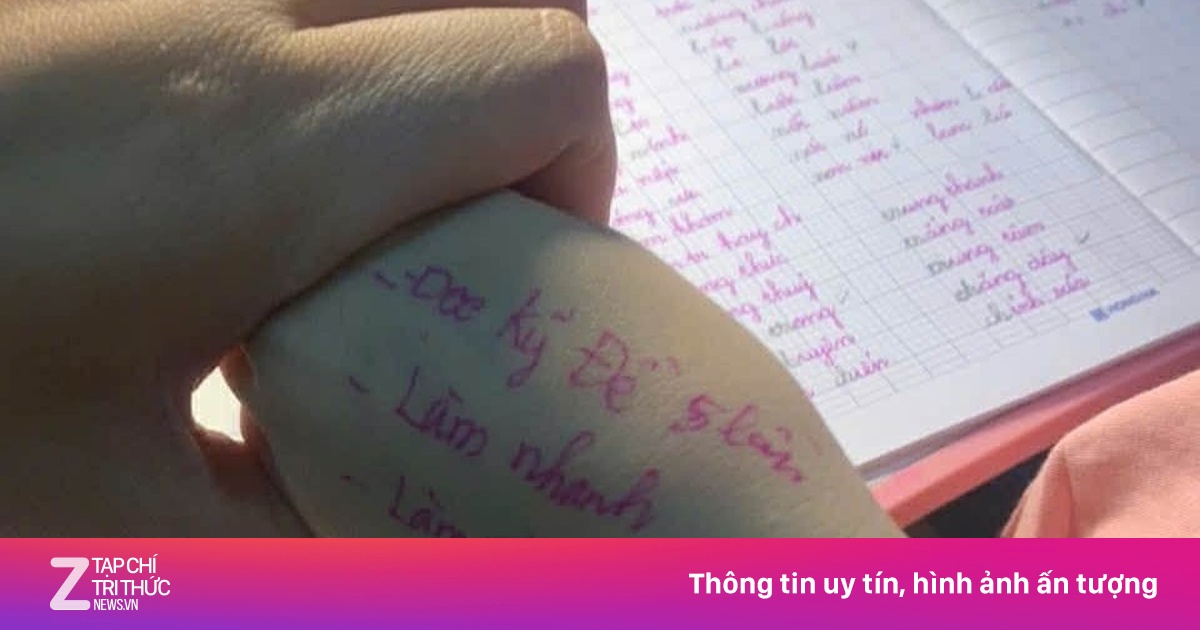 'Phao thi' của mẹ ghi trên tay bé lớp 1