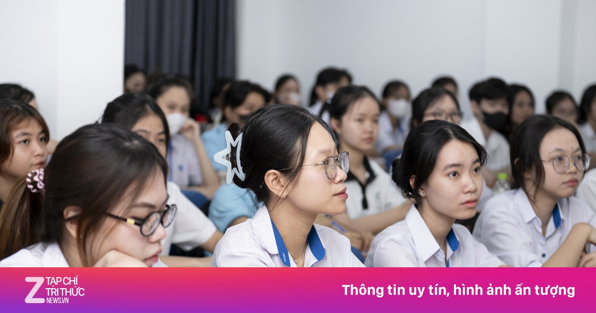 Thứ trưởng GD&ĐT: Chi phí nuôi sinh viên ăn học không dưới 100 triệu đồng/năm