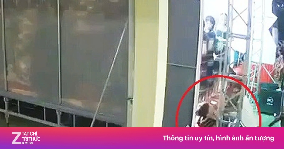 Nam sinh lớp 9 bị điện giật tử vong khi biểu diễn văn nghệ ở trường