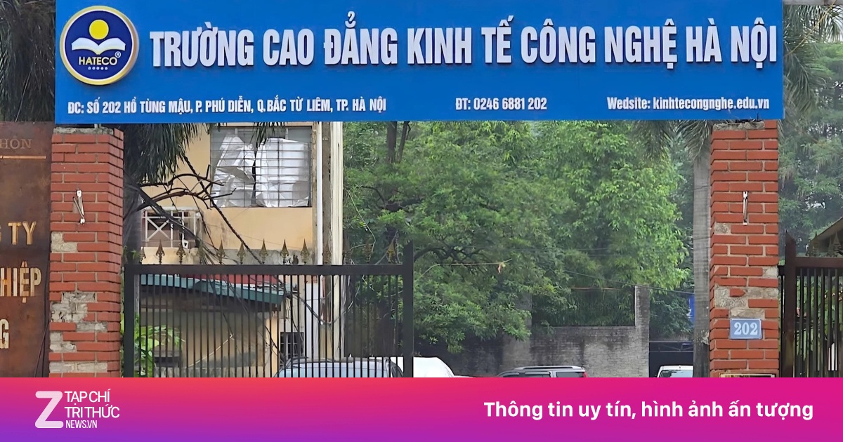 Hàng trăm sinh viên sững sờ vì bị cho dừng học đột ngột