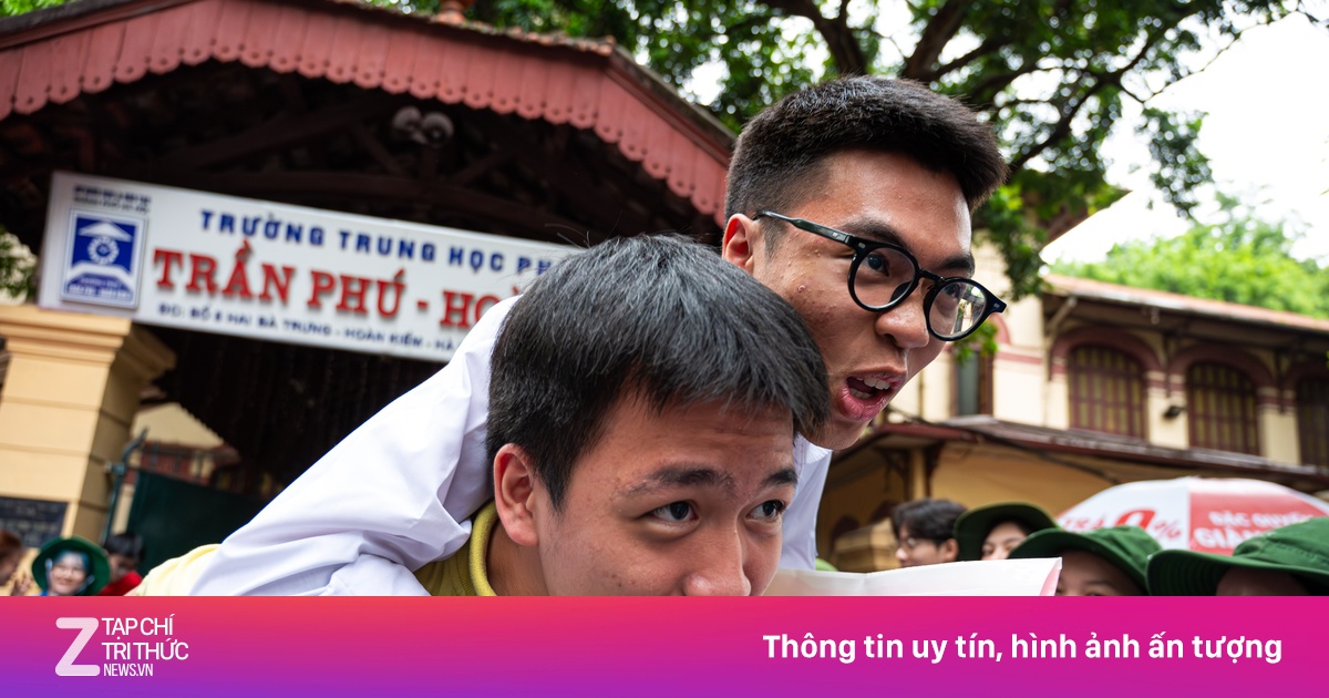 Rời phòng thi tốt nghiệp THPT, thí sinh hô to ‘chỉ có thể là 10 điểm’