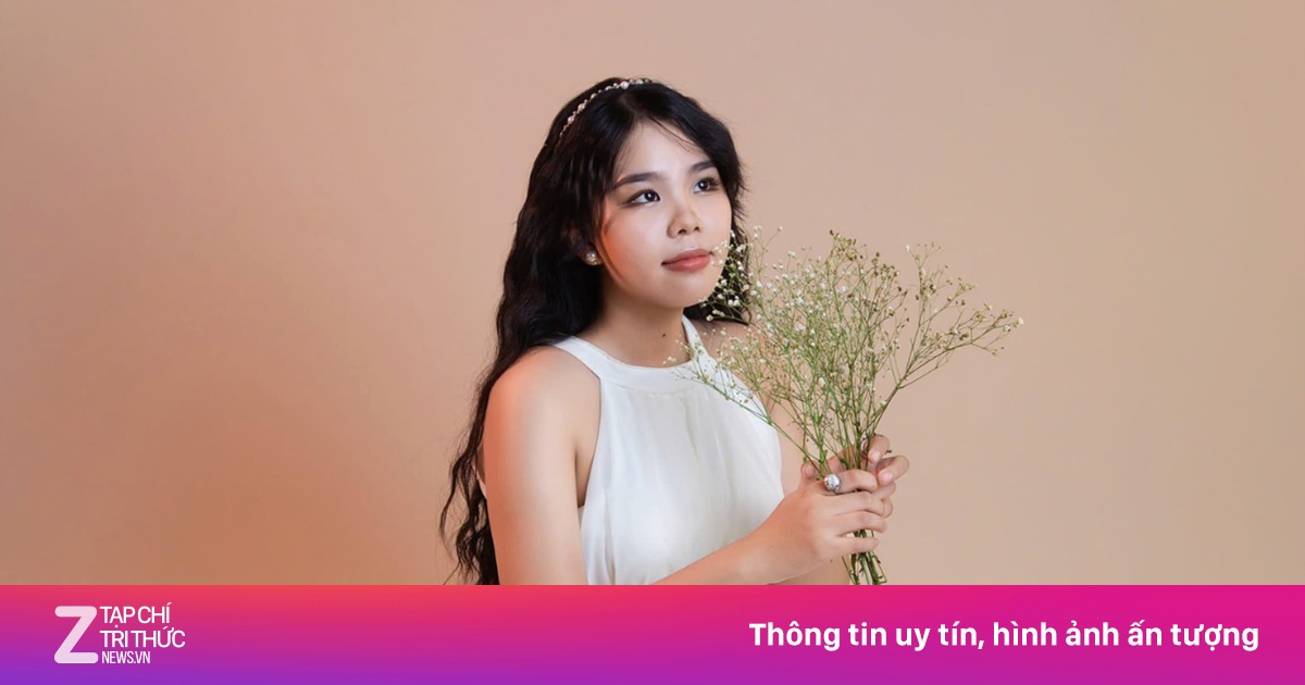 22 tuổi trở lại lớp 6, cô gái khiến nhiều người xúc động