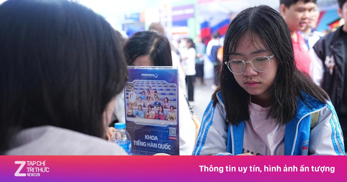 Tuyển Sinh Đại Học 2026: Biến Nỗi Sợ AI Thành Cơ Hội Phát Triển Nghề Nghiệp