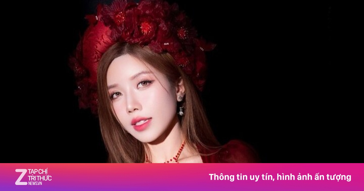 Học vấn đáng nể và gia thế ngoại giao của nữ ca sĩ Việt tham gia 'Đạp gió' tại Trung Quốc