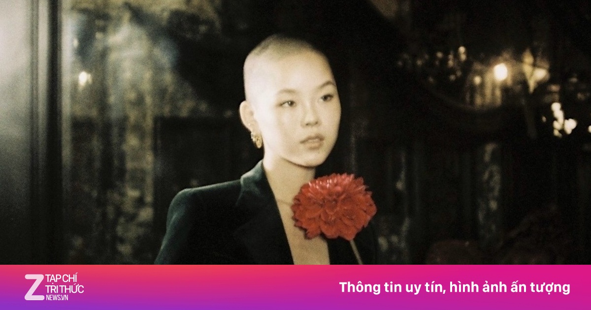 Bức ảnh nữ idol cắt bỏ ngực gây sốc ở Hàn Quốc