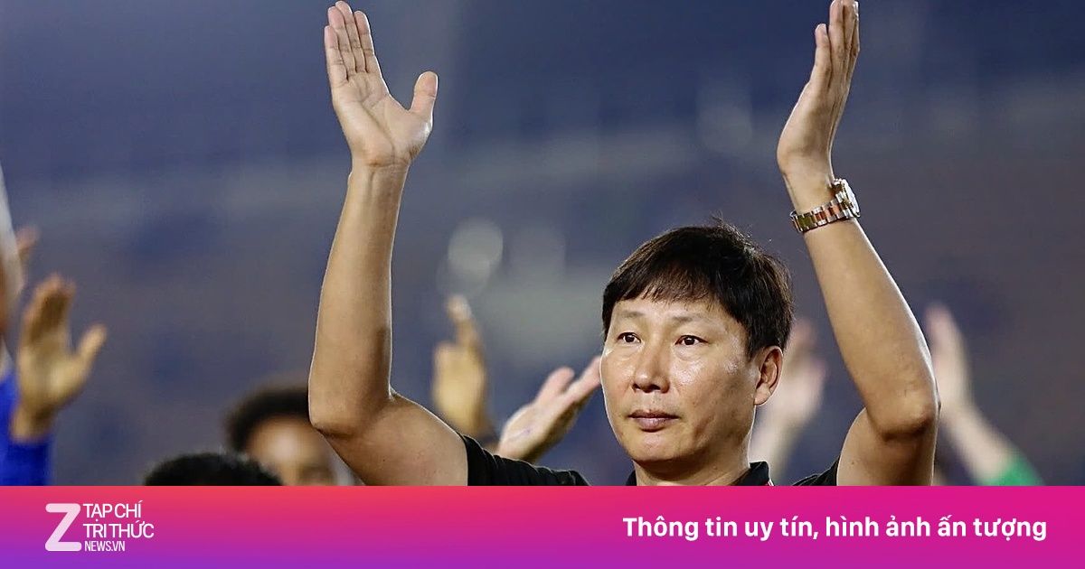 Tuyển Lào bất lực và quyết sách táo bạo của thầy Kim