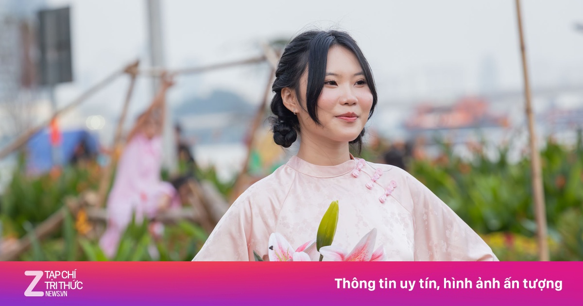 Vườn hoa Tết 1.000 m2 hút khách ở 'toạ độ triệu đô' TP.HCM