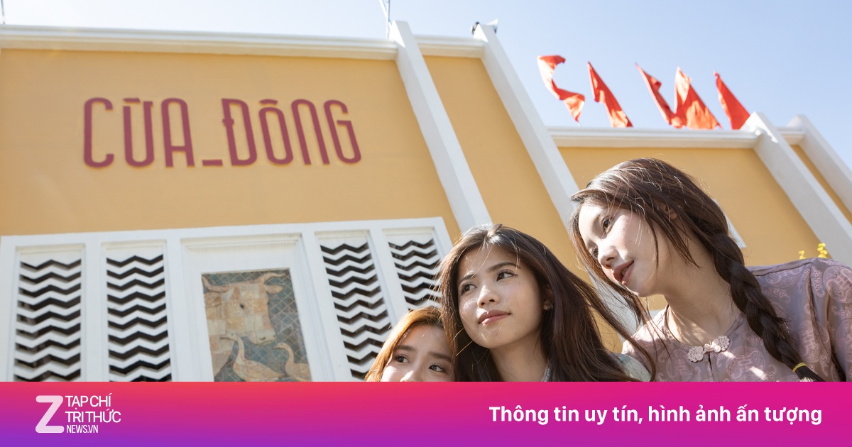 Hồ Con Rùa, chợ Bến Thành thay 'áo mới', người dân đổ về check-in