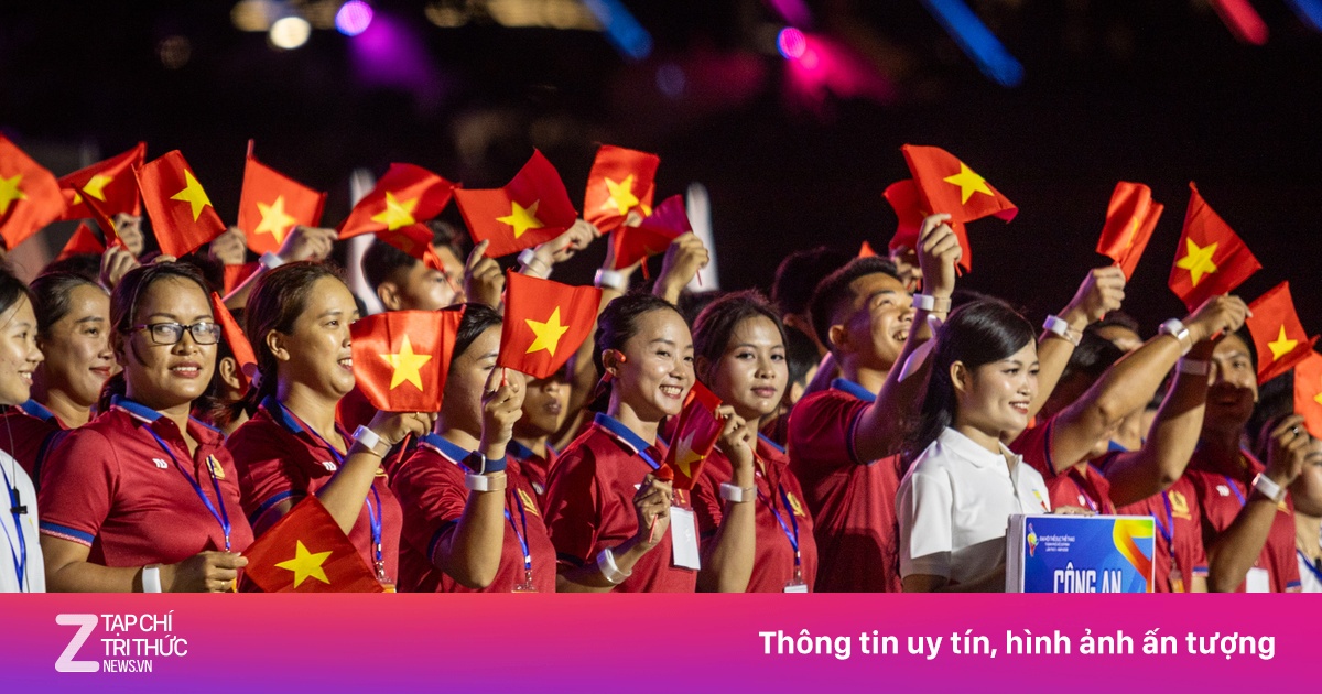 Hàng nghìn người diễu hành rước đuốc khai mạc Đại hội Thể dục Thể thao TP.HCM