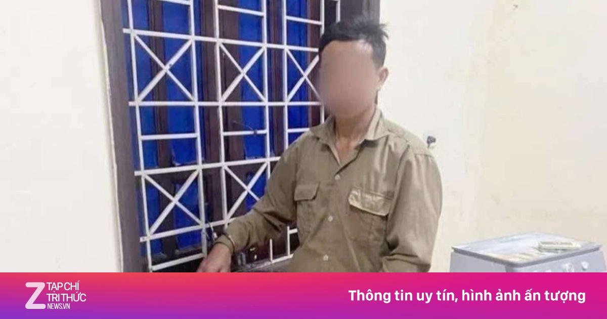 Bắt giữ khẩn cấp nam phụ huynh xông vào trường, đánh cô giáo túi bụi