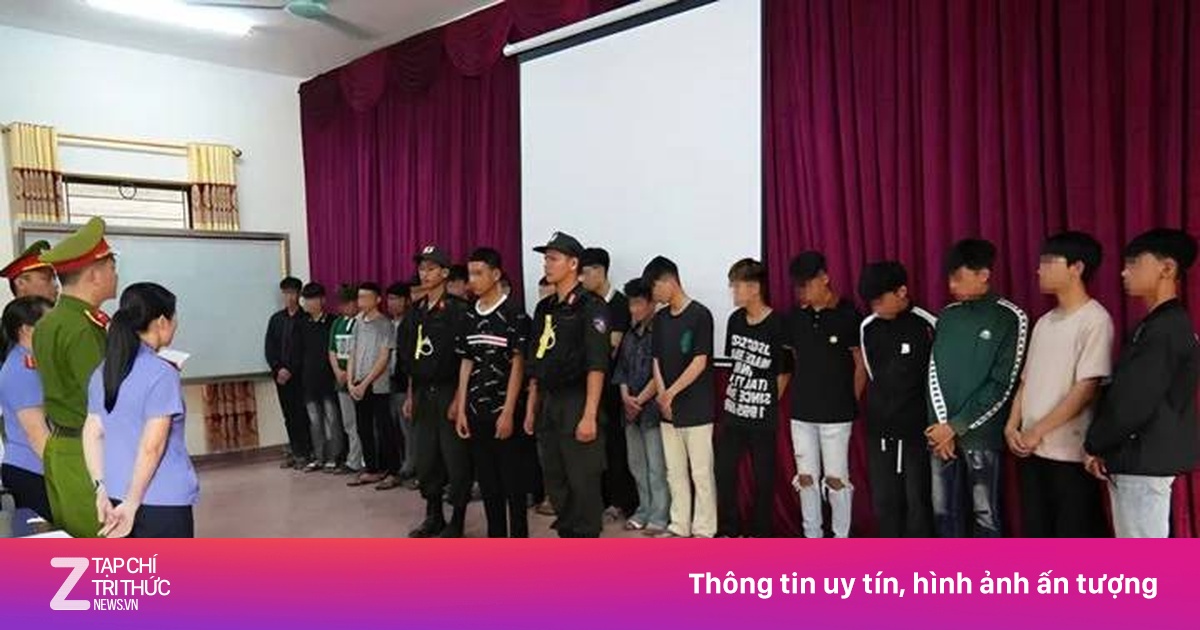 Khởi tố 18 'quái xế' mang hung khí gây náo loạn trên đường phố