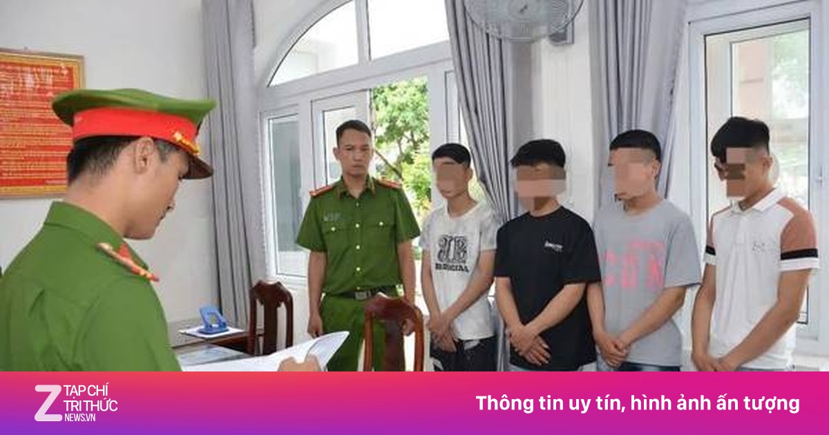8 quái xế mang theo hung khí, rượt đuổi nhau giữa phố