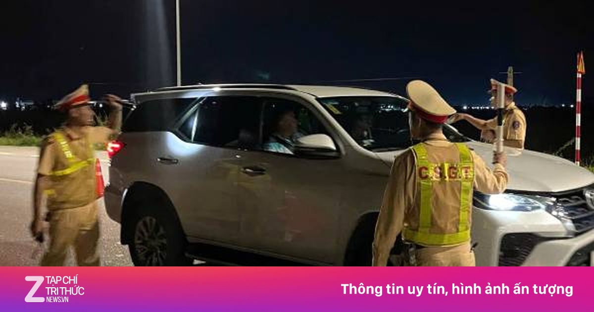Cảnh sát xuyên đêm lập chốt truy tìm kẻ cướp ngân hàng ở Quảng Ninh