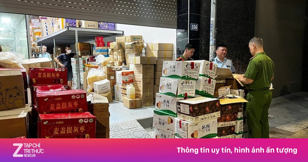 Công an Hà Nội phát hiện số lượng lớn bánh kẹo không rõ nguồn gốc