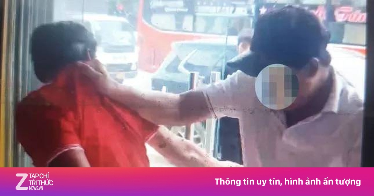 Cảnh sát vào văn phòng công chứng ở Bình Dương bắt nhóm nghi lừa đảo
