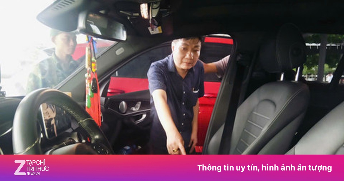 Bắt đối tượng tàng trữ ma túy cùng 2 khẩu súng trên ôtô