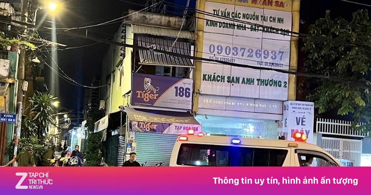 Nam thanh niên chạy ra khỏi nhà kêu cứu rồi gục chết trên đường