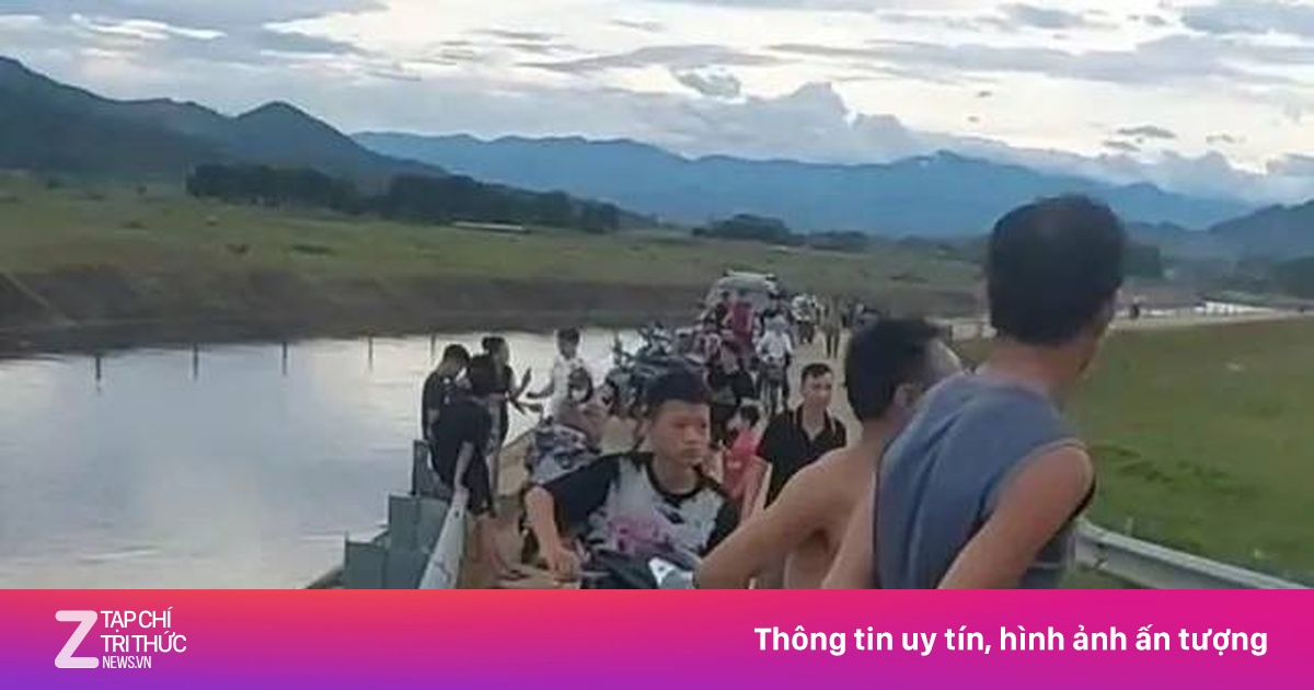 Hai anh em đuối nước khi cứu nhau dưới kênh