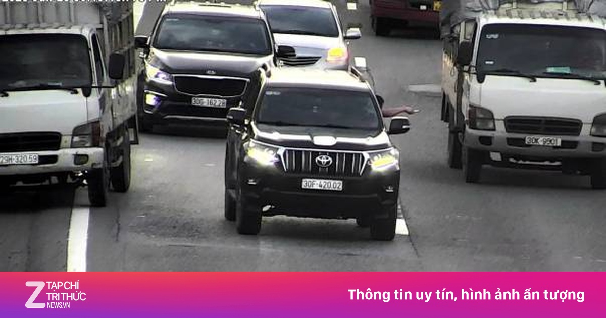 Lạng lách chèn ép xe tải trên cao tốc, tài xế ôtô bị khởi tố