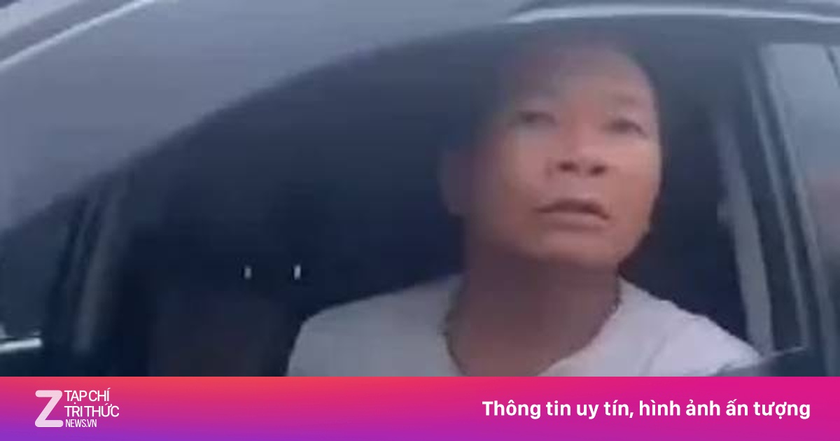 Lái xe phạm luật, còn tấn công người dùng điện thoại ghi hình