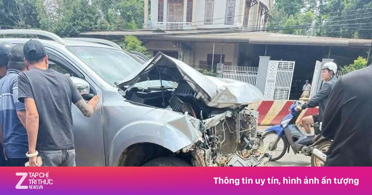 Truy bắt tài xế xe bán tải gây tai nạn rồi bỏ trốn