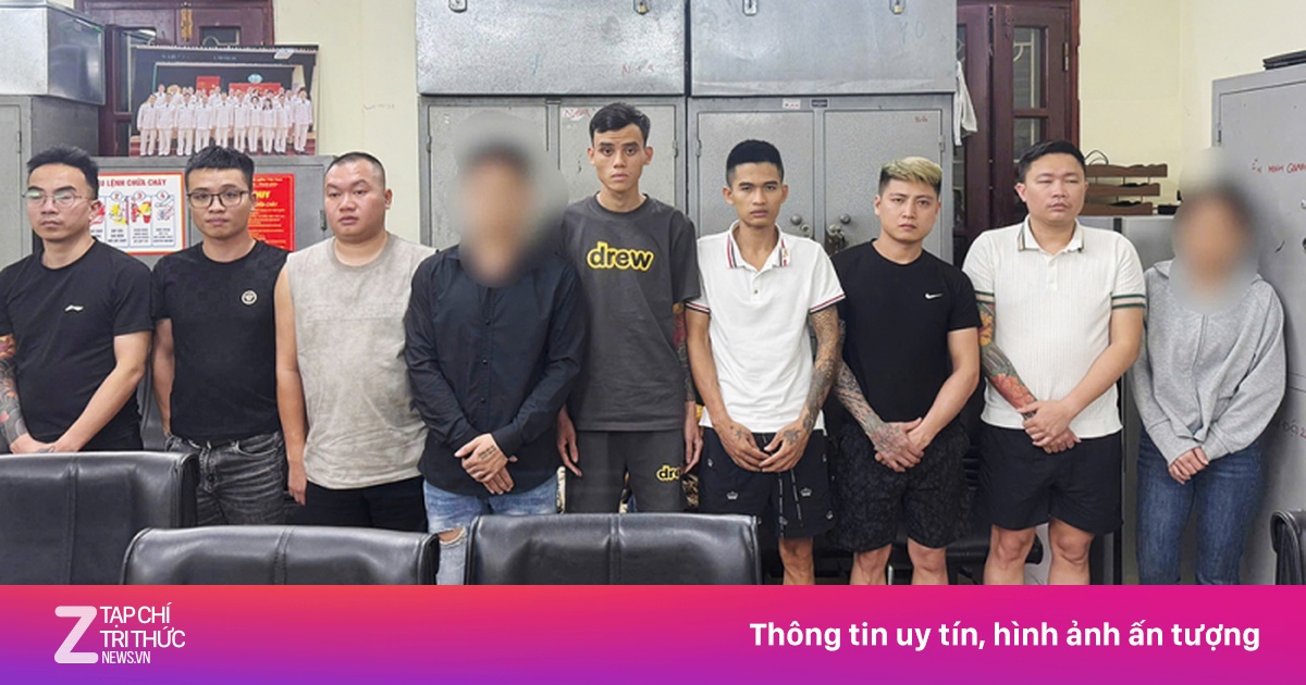 Đăng quảng cáo câu nhử nhiều em gái vào làm quán karaoke trá hình