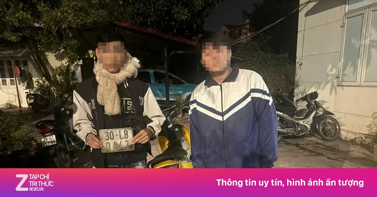 Vây bắt nhóm 'quái xế' điều khiển xe máy bốc đầu, quay clip trong đêm