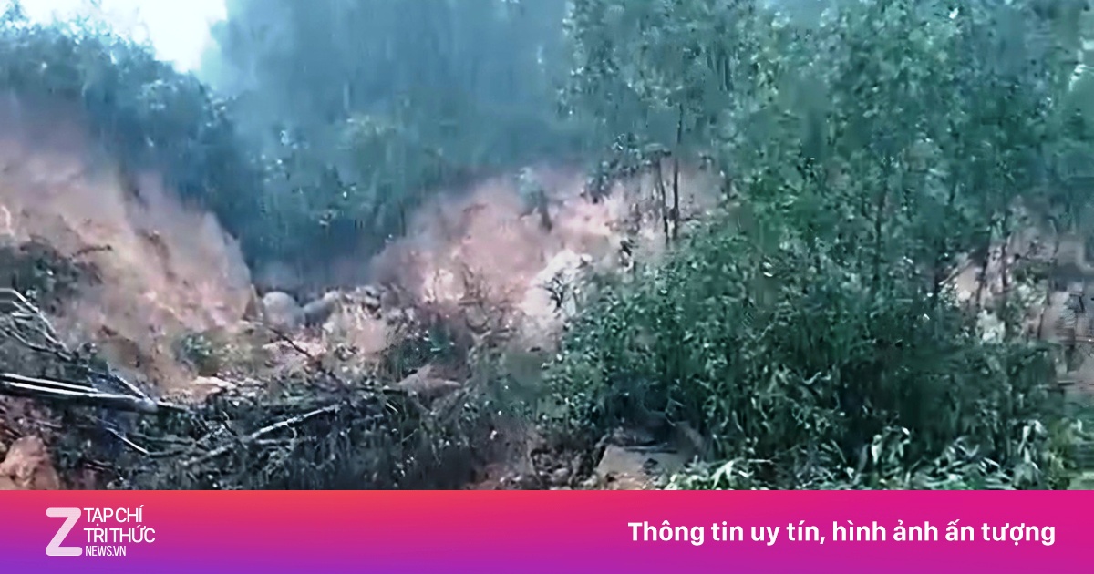 Sạt lở đồi núi ở Chân Mây - Lăng Cô, giao thông ách tắc