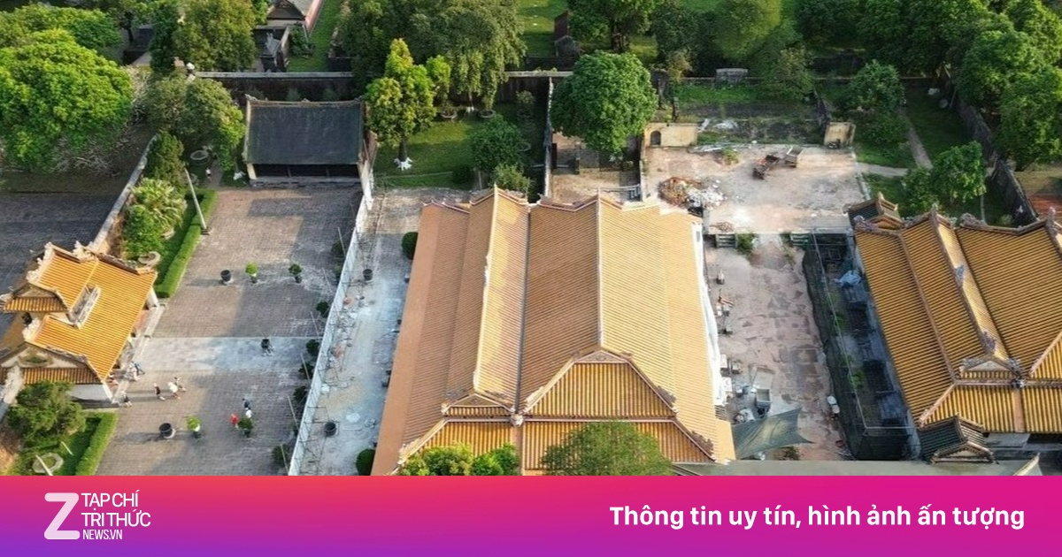 Tranh luận trùng tu nhà hát cổ trong lăng tẩm ở Huế