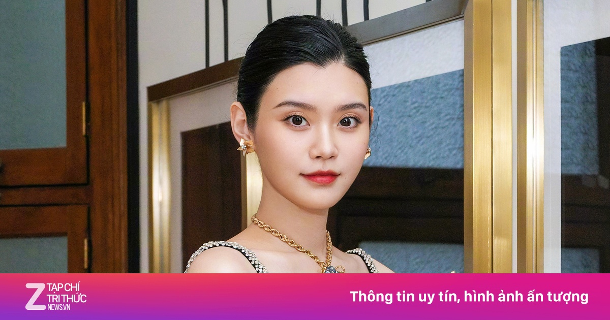 Hề Mộng Dao xấu hổ với màn cầu hôn của con trai vua sòng bạc Macau ...