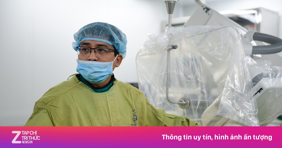 Bác sĩ ở TP.HCM dò xung điện, lập lại trật tự cho trái tim lệch nhịp