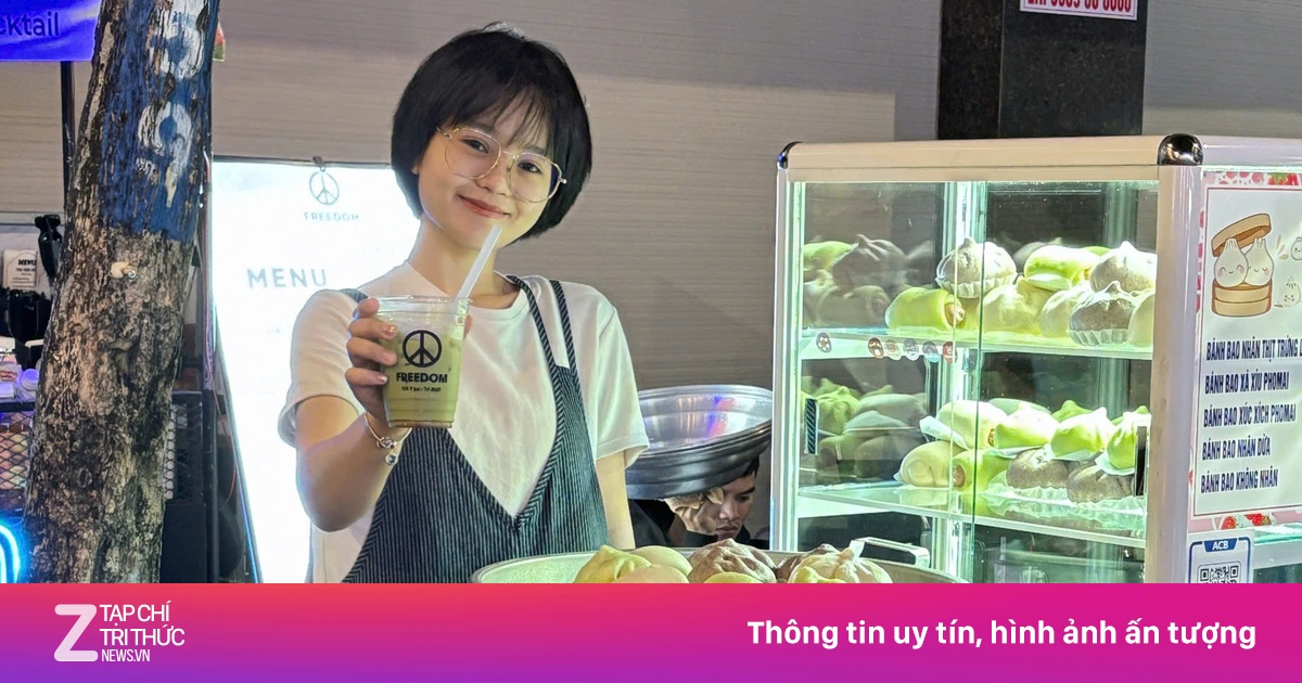 Cô gái bỏ việc lương 20 triệu đồng, về đứng lề đường bán trà bánh