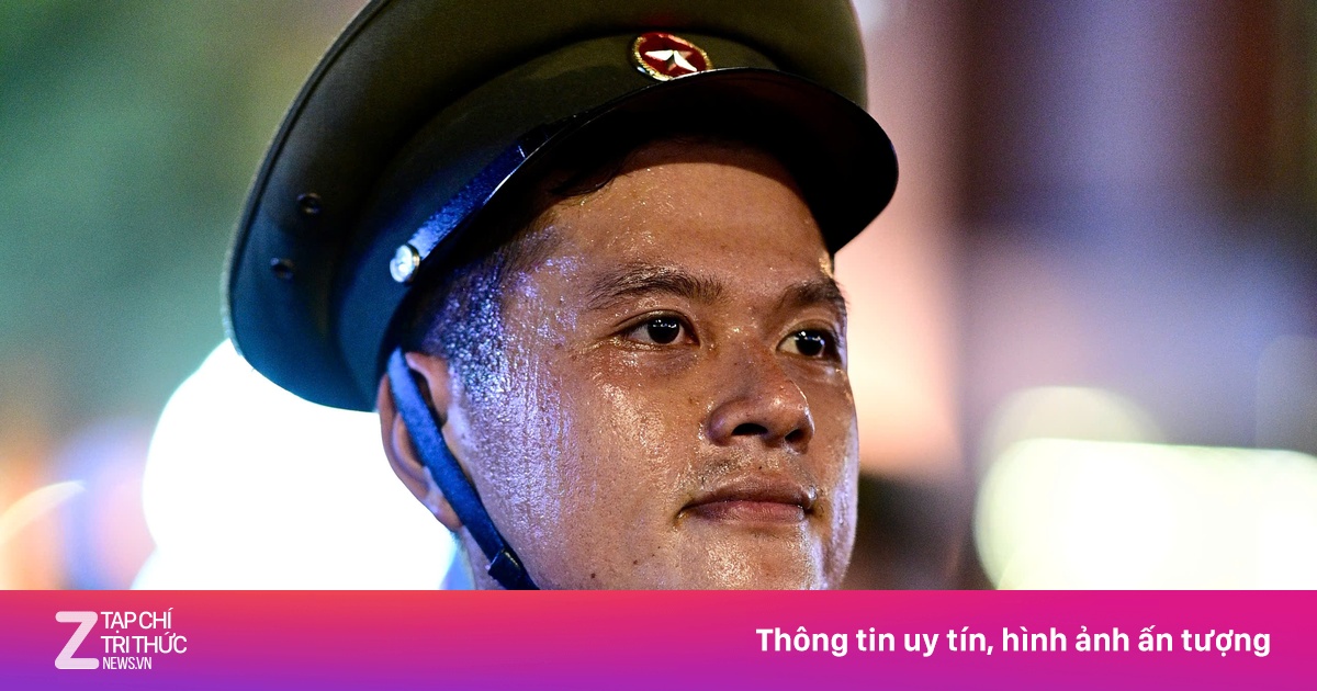 Giọt mồ hôi của các chiến sĩ trong đêm tổng hợp luyện diễu binh 30/4