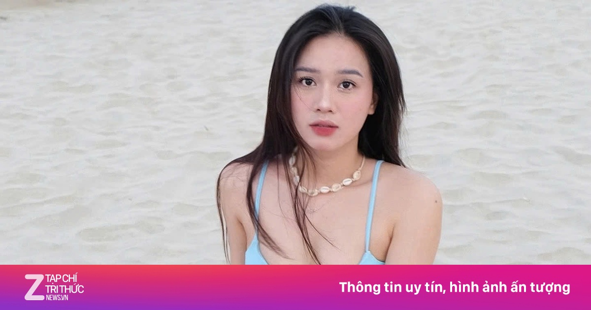 Vợ Văn Lâm, bạn gái Mạnh Dũng khoe sắc vóc trong loạt hình bikini