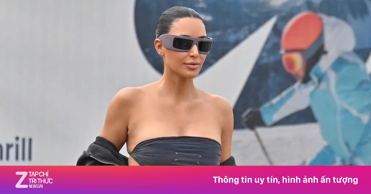 Kim Kardashian hở bạo khi dự cưới tỷ phú giàu bậc nhất thế giới