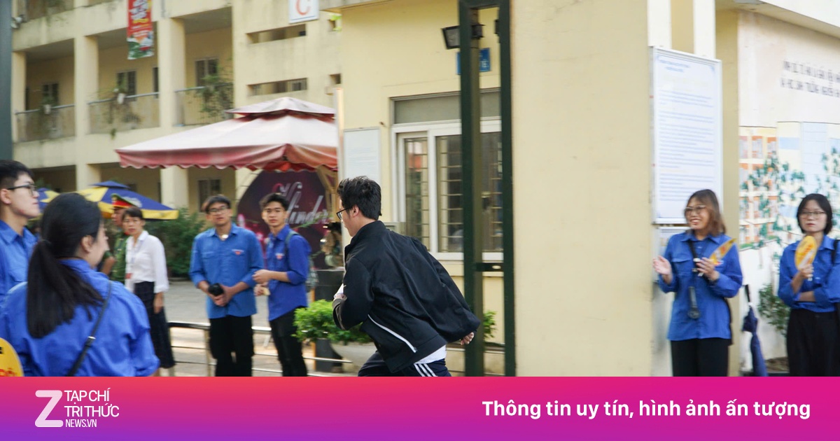 Phía sau bức ảnh viral khắp cõi mạng trong kỳ thi tốt nghiệp THPT