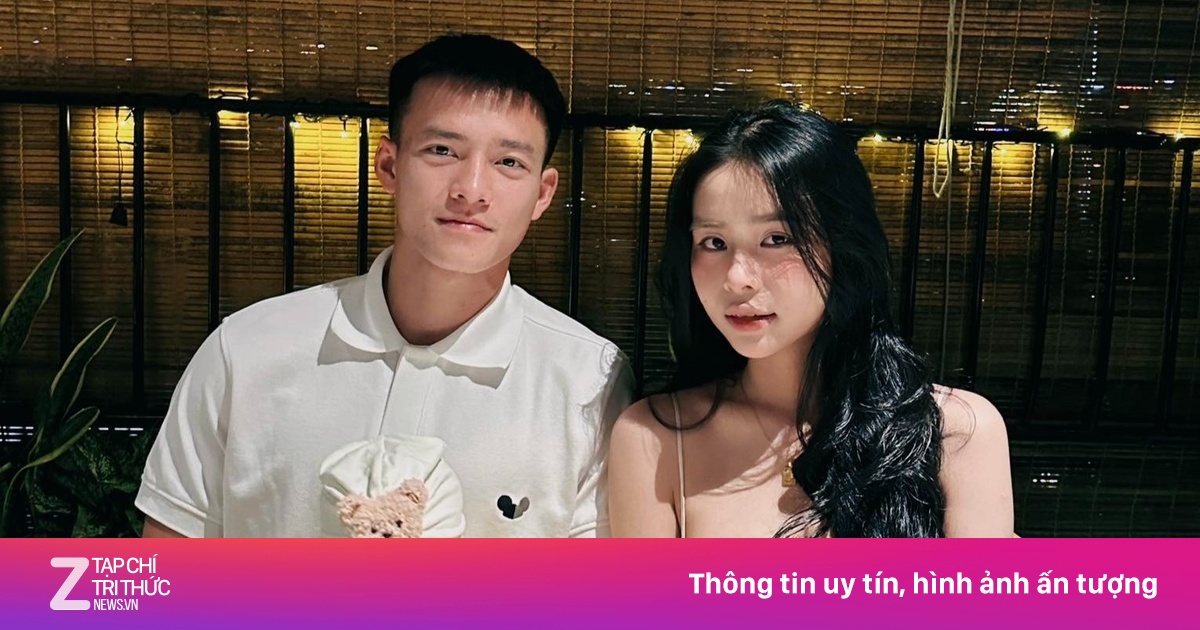 Hôn nhân của tiền đạo U22 Việt Nam và vợ hot girl