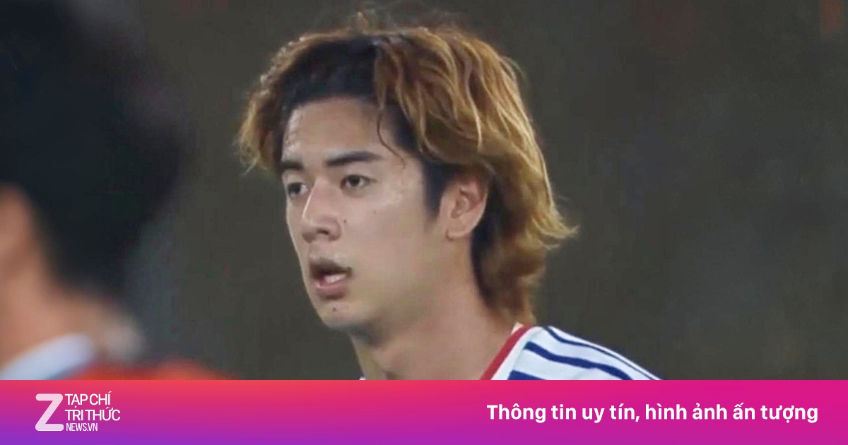 Cầu thủ đầu tiên sút tung lưới Li Hao gây sốt